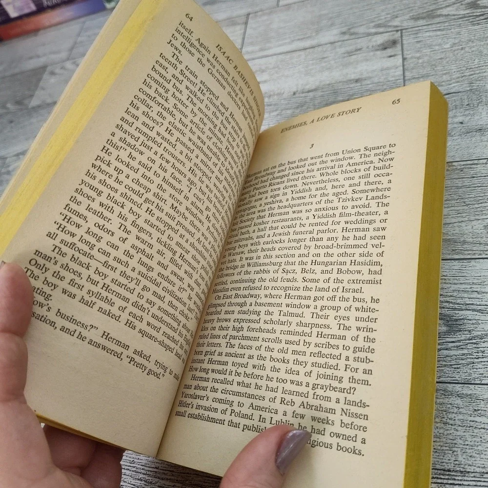 Enemies A Love Story by‎ Isaac Bashevis Singer 70s Fawcett Crest Paperback Novel